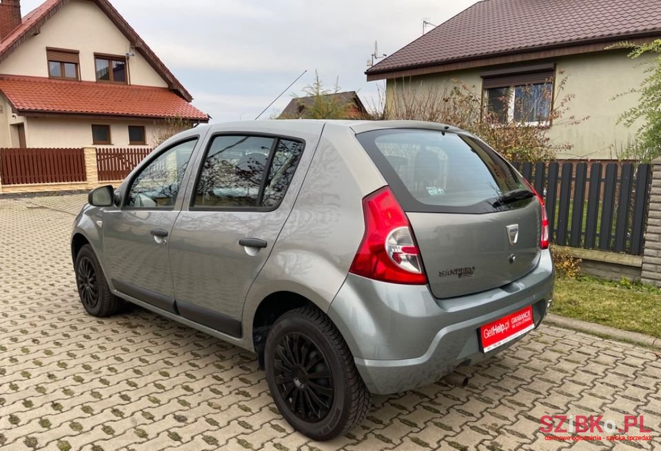 2010' Dacia Sandero photo #4