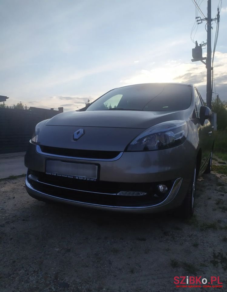 2012' Renault Grand Scenic photo #1