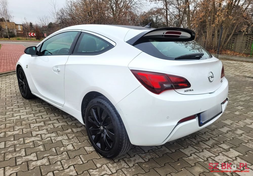 2014' Opel Astra photo #6