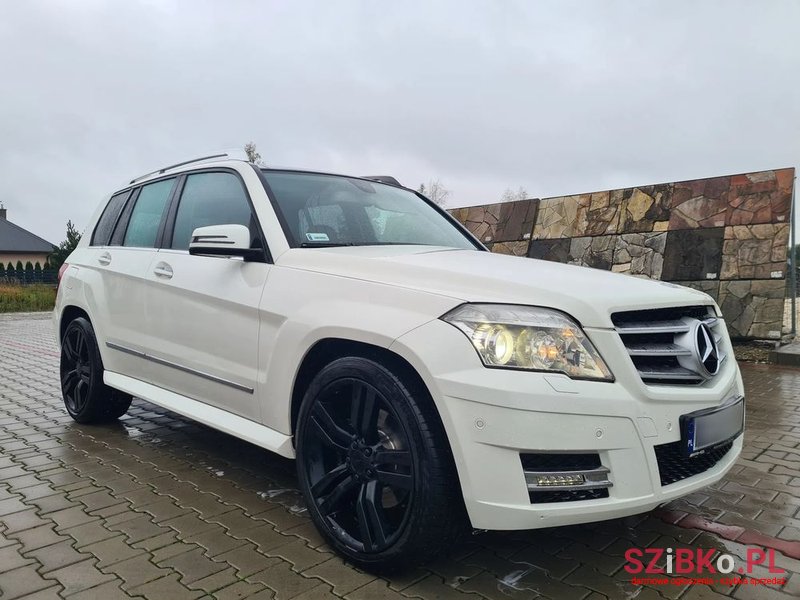 2010' Mercedes-Benz GLK photo #3