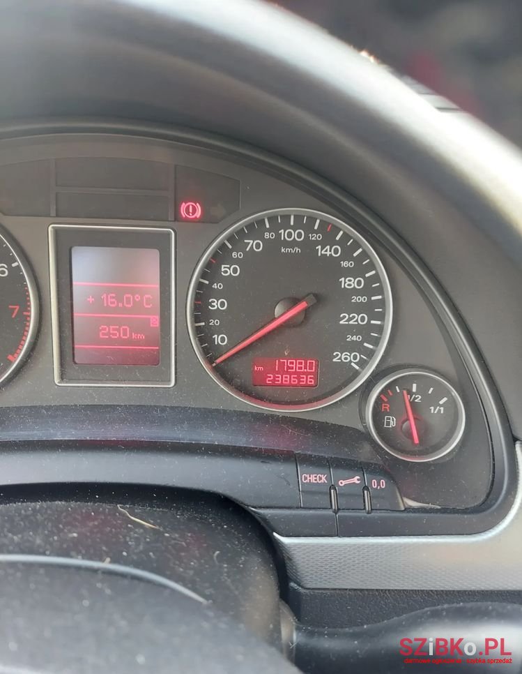 2004' Audi A4 Avant photo #4