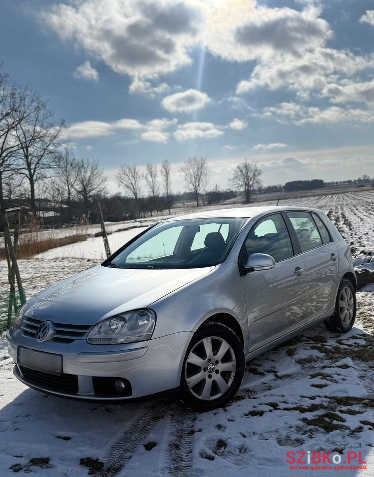 2007' Volkswagen Golf 1.6 Tour photo #1
