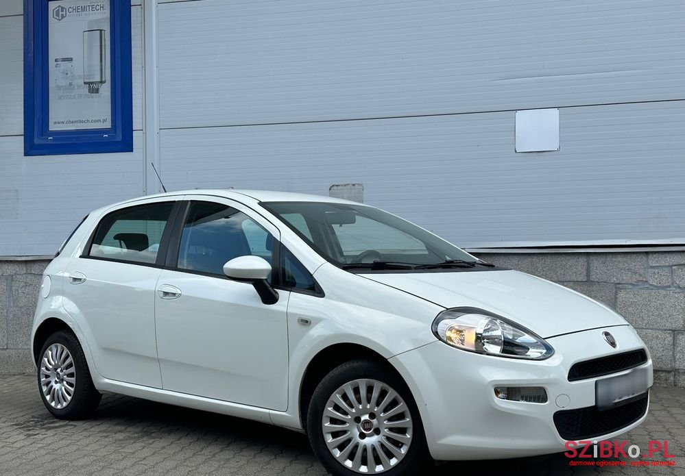 2013' Fiat Punto photo #2