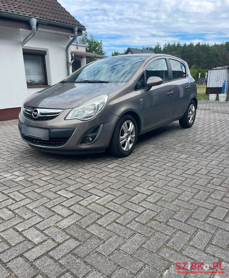 2011' Opel Corsa 1.4 16V Cosmo photo #1
