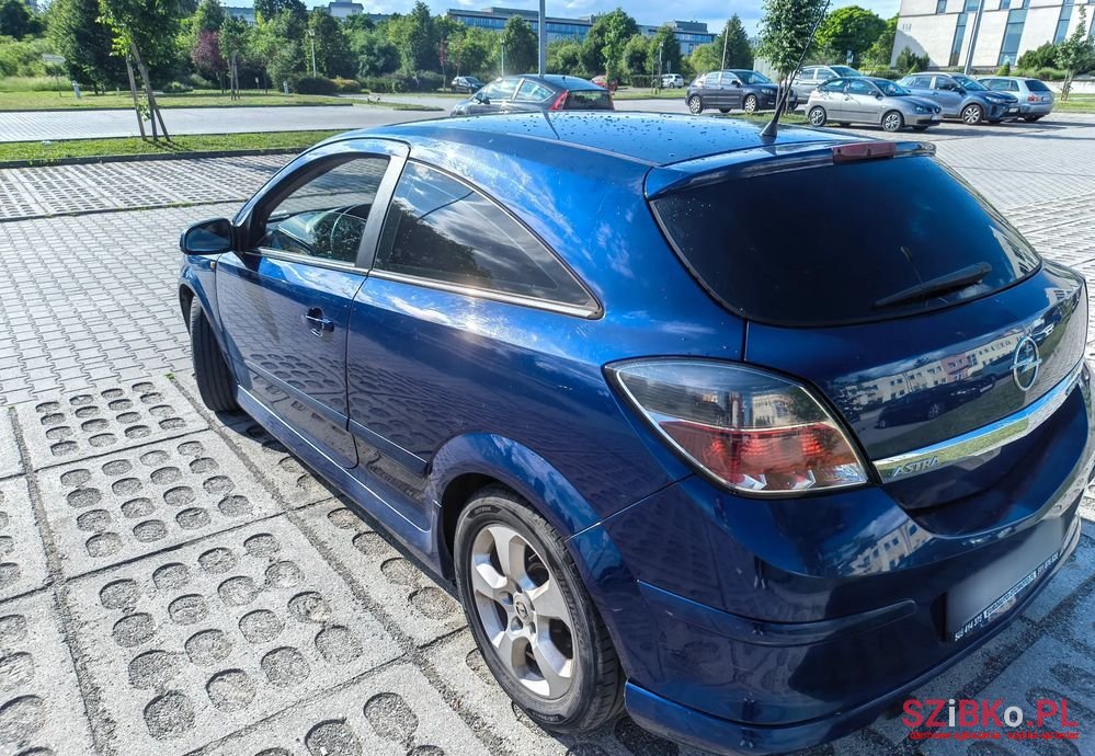 2005' Opel Astra 2.0 T Sport photo #4