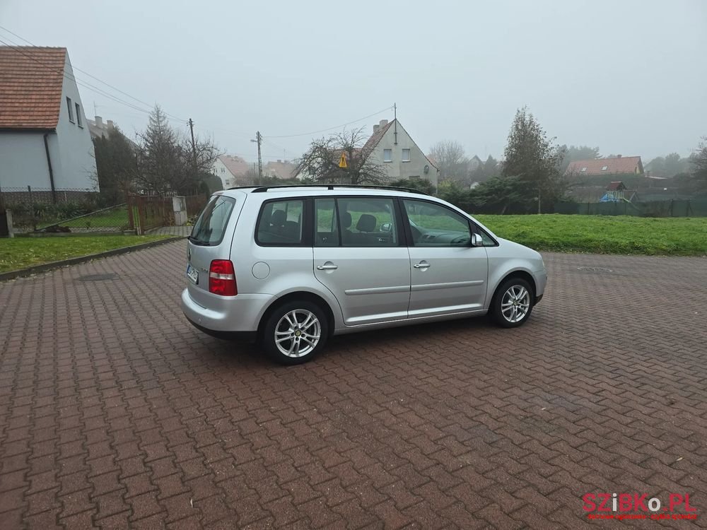 2003' Volkswagen Touran photo #2