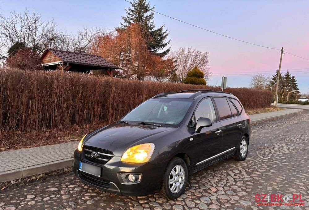 2007' Kia Carens photo #2