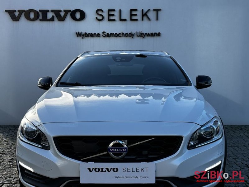 2017' Volvo V60 photo #4