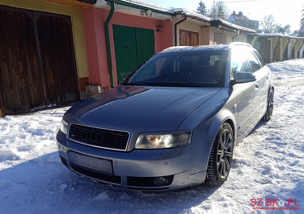 2003' Audi A4 Avant photo #2