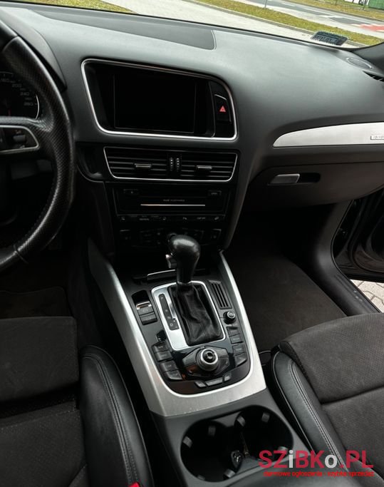 2010' Audi Q5 photo #4