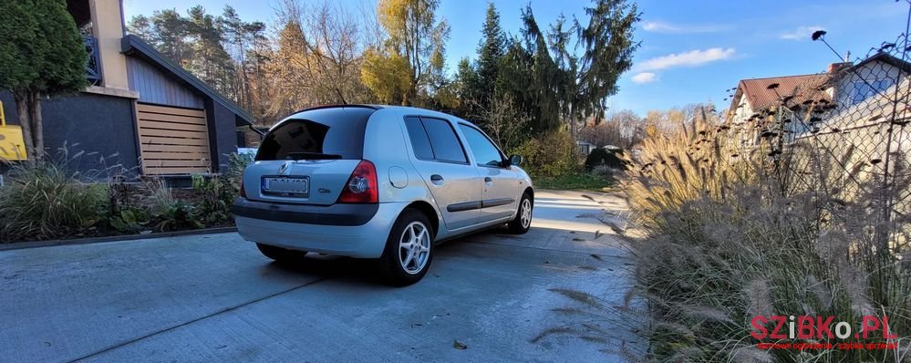 2001' Renault Clio photo #4