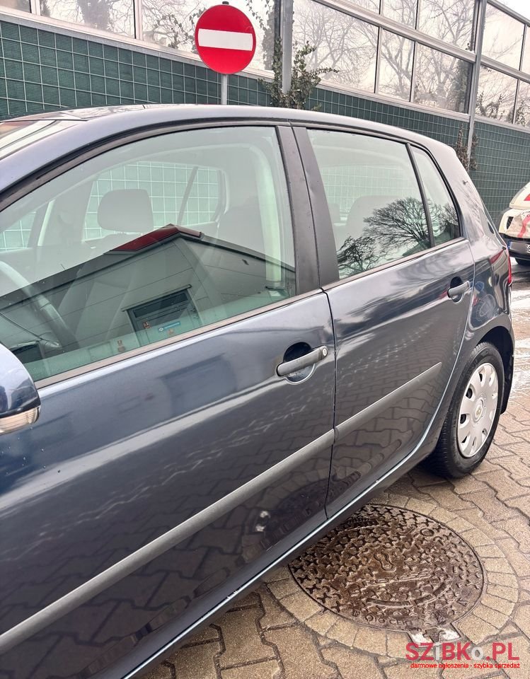 2005' Volkswagen Golf photo #3