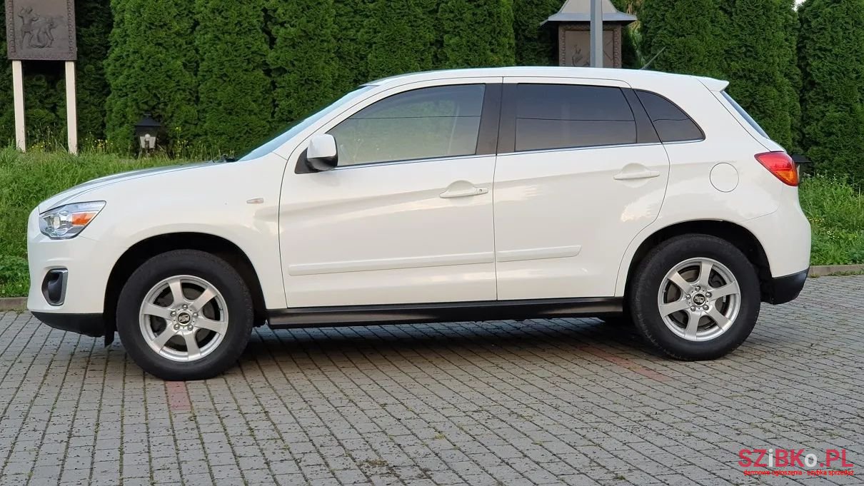 2015' Mitsubishi ASX photo #6