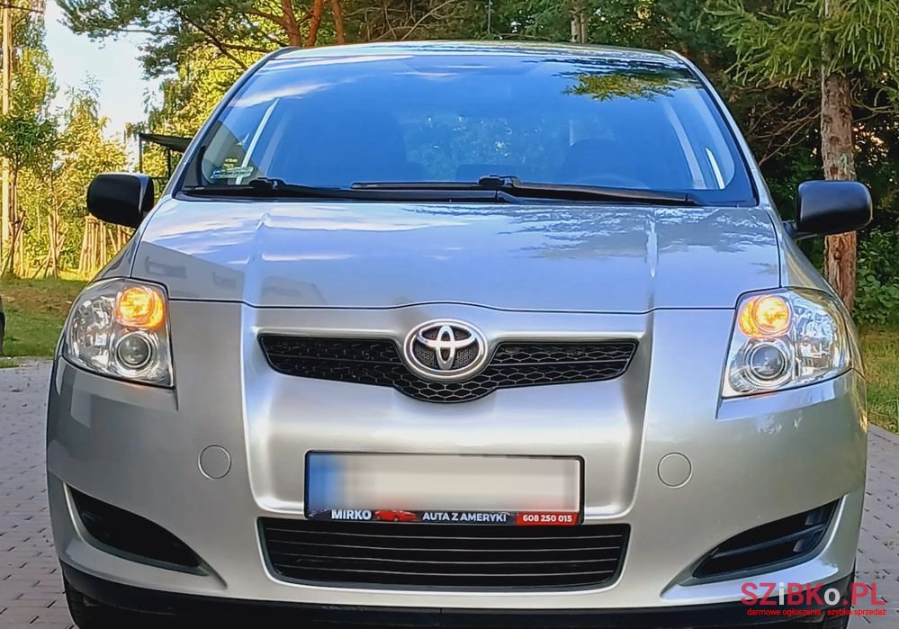 2009' Toyota Auris photo #6