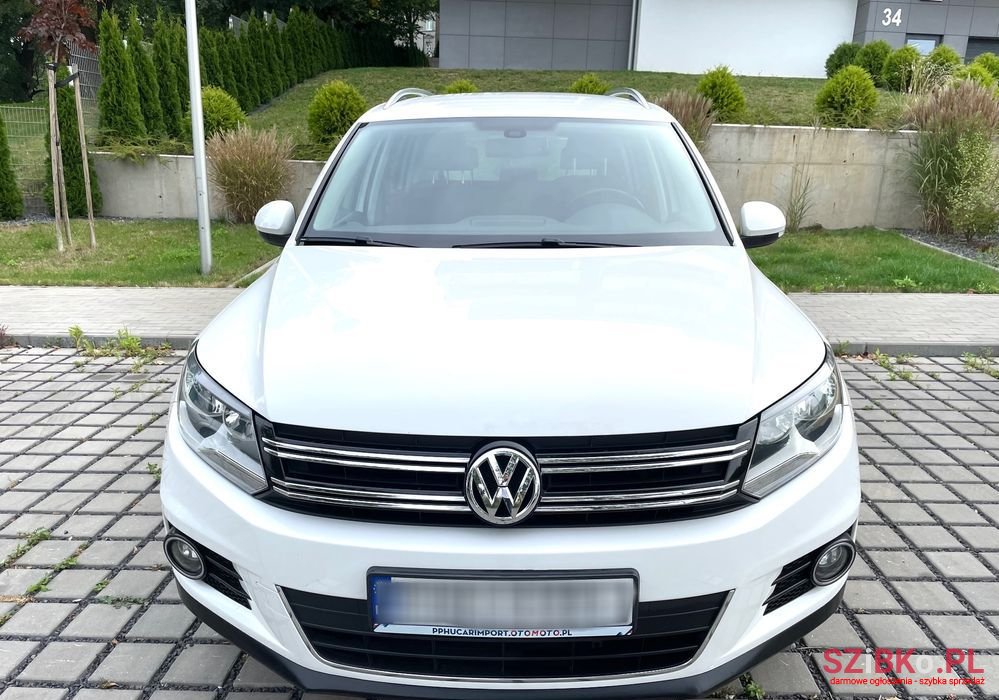 2012' Volkswagen Tiguan photo #3
