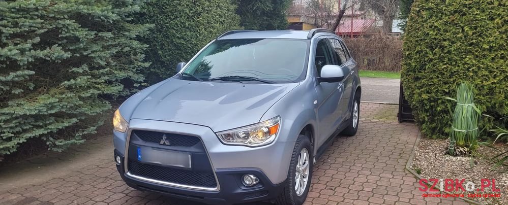 2011' Mitsubishi ASX photo #1