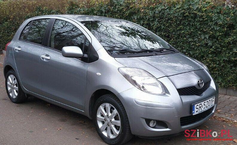 2010' Toyota Yaris photo #1