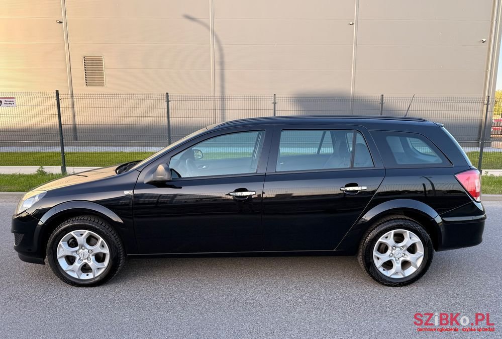 2010' Opel Astra 1.6 Enjoy photo #5