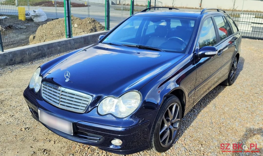 2004' Mercedes-Benz C-Class photo #1