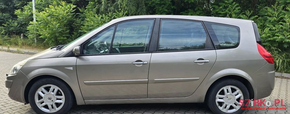 2008' Renault Scenic photo #6