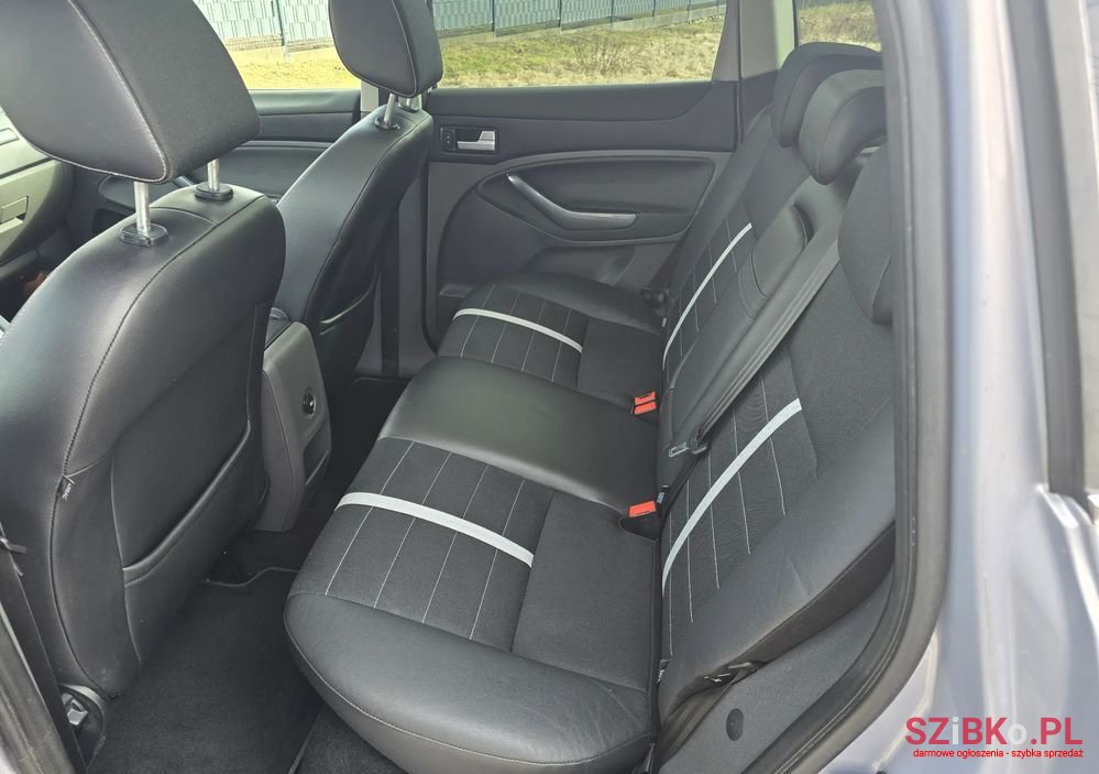 2011' Ford Kuga 2.0 Tdci 4X4 Titanium photo #6