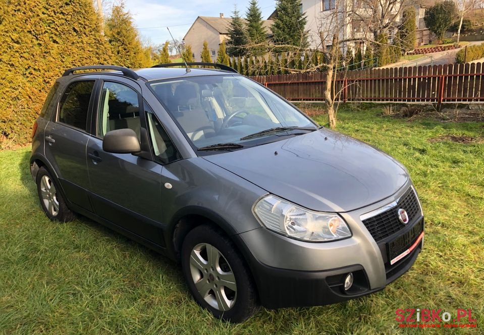 2009' Fiat Sedici photo #1