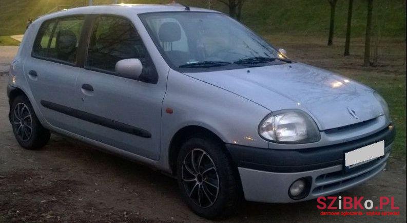 1999' Renault Clio photo #2