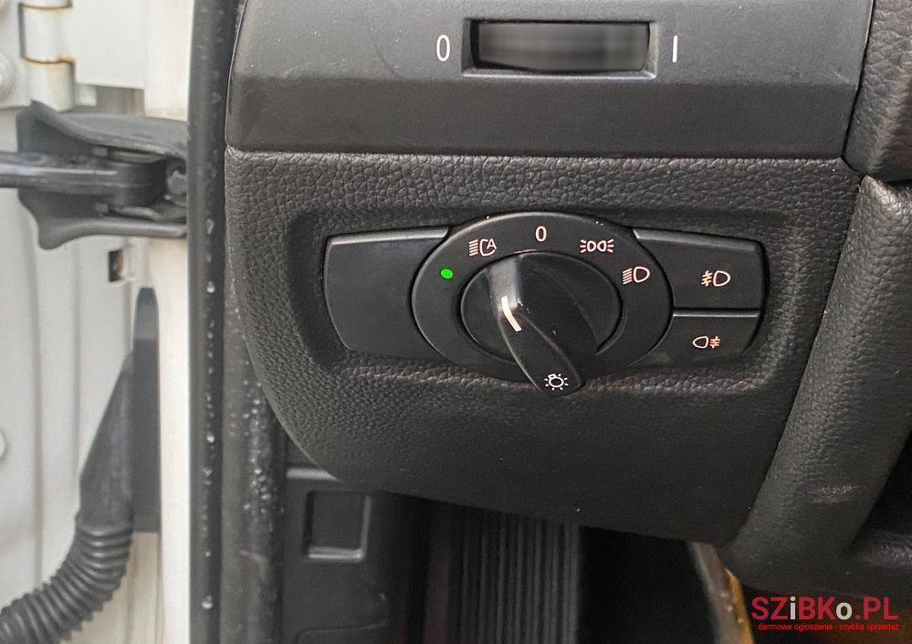 2010' BMW 1 Series 120D photo #5