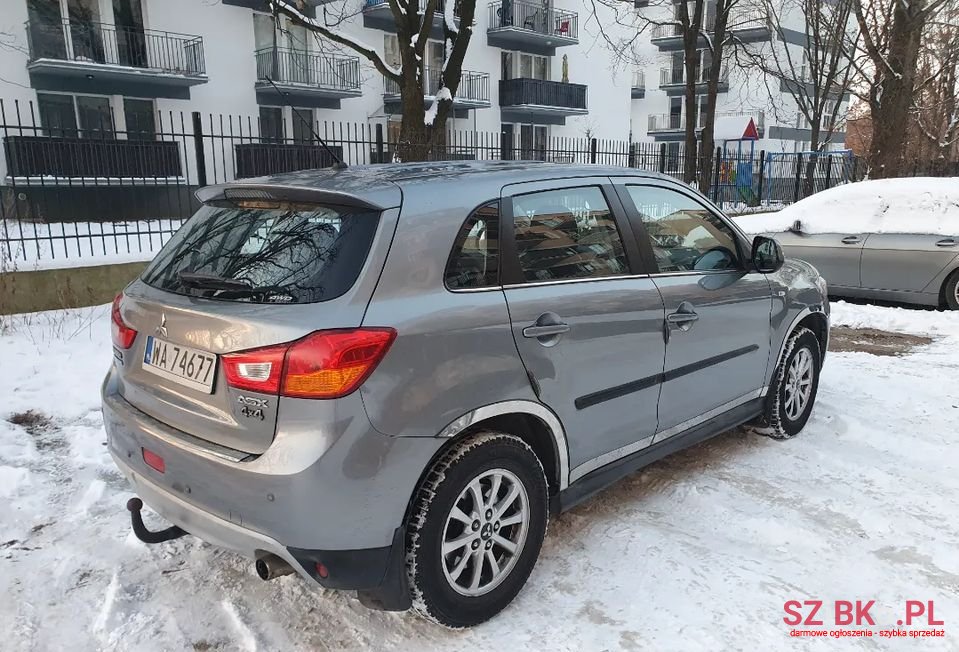 2013' Mitsubishi ASX photo #2