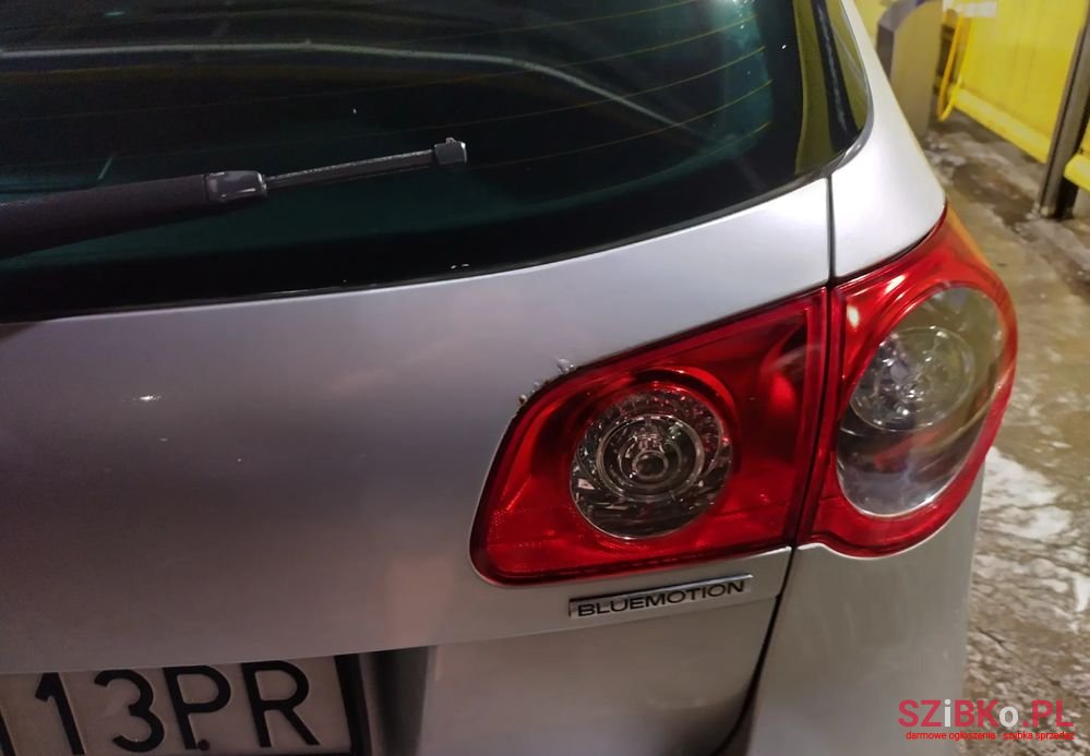 2008' Volkswagen Passat photo #2