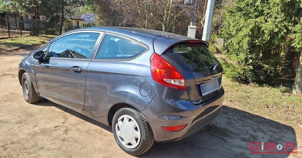 2010' Ford Fiesta 1.25 Ambiente photo #6