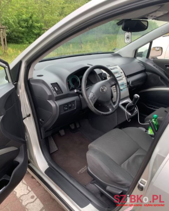 2005' Toyota Corolla Verso photo #4