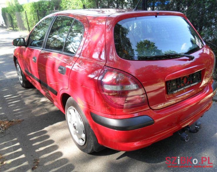 2001' Nissan Almera photo #1