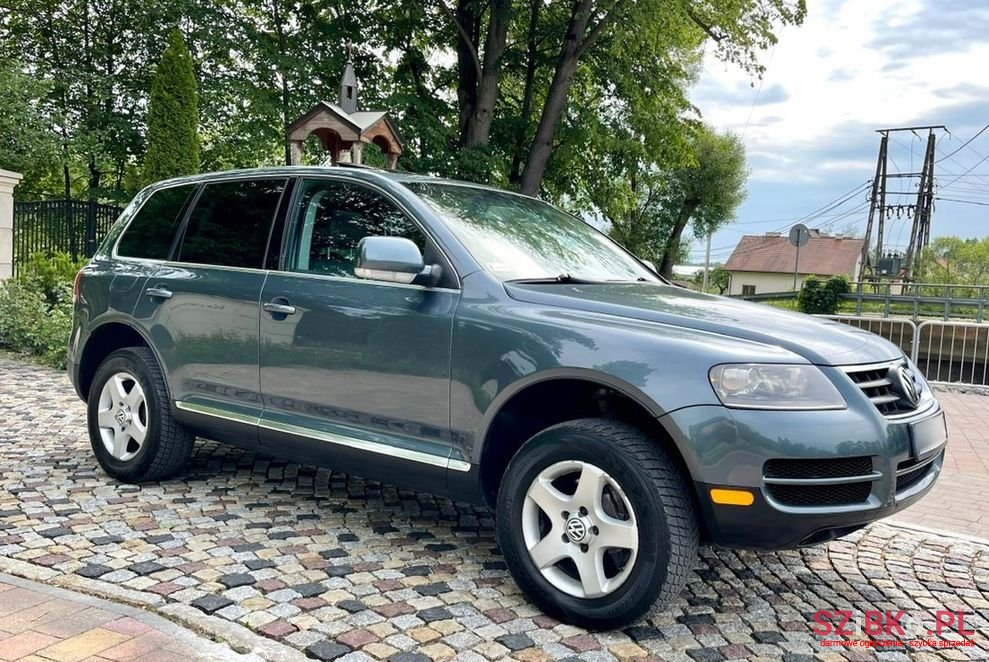 2004' Volkswagen Touareg photo #3