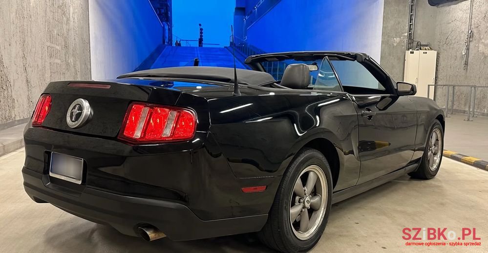 2010' Ford Mustang 4.0 V6 Premium photo #4