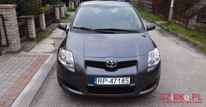 2007' Toyota Auris photo #1