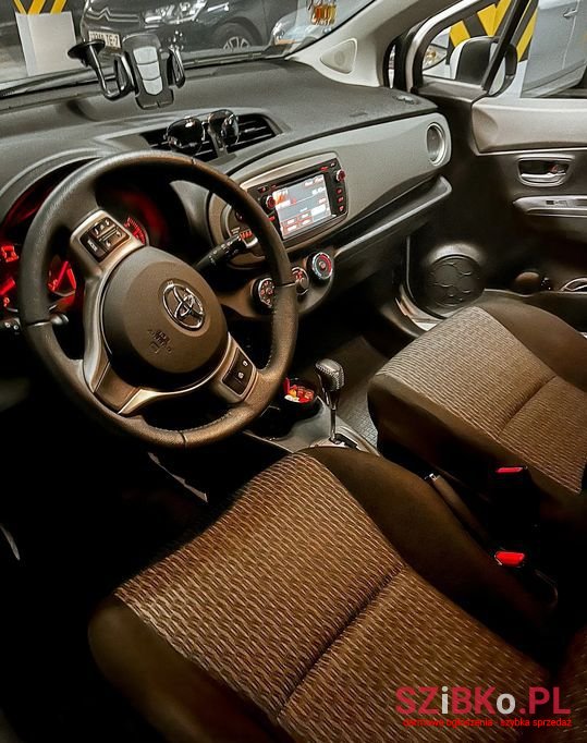 2013' Toyota Yaris photo #5