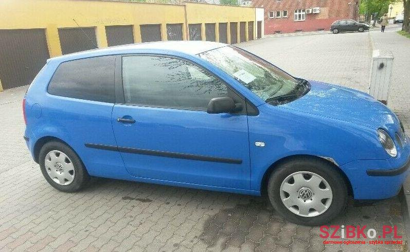 2004' Volkswagen Polo photo #1