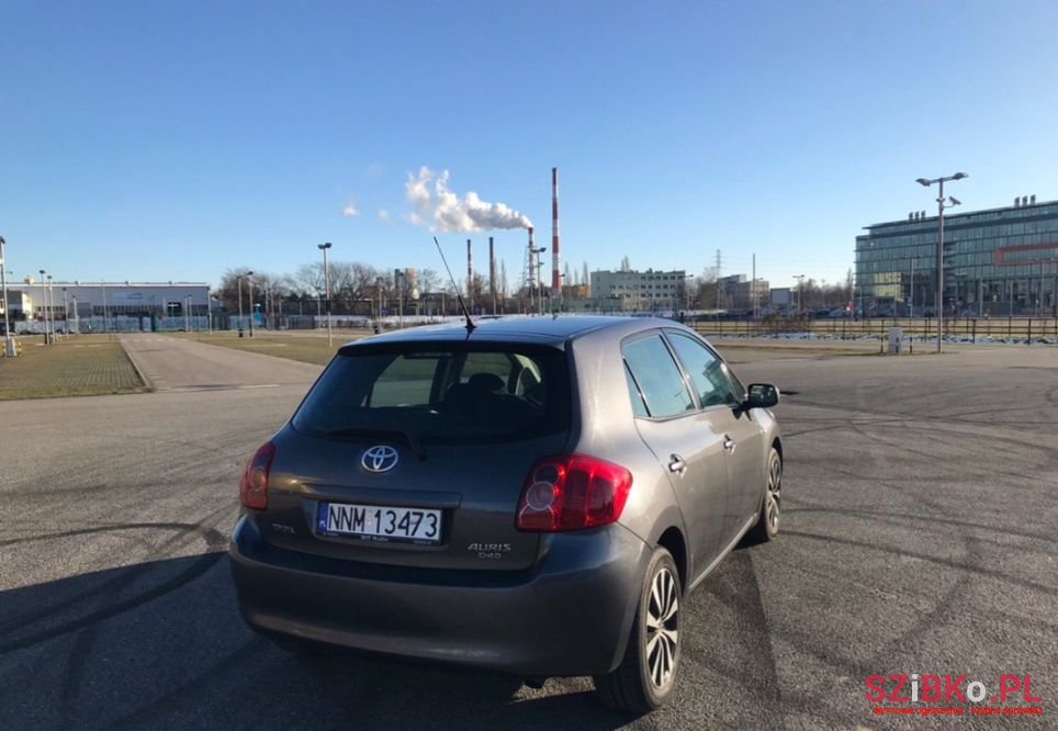 2007' Toyota Auris photo #3