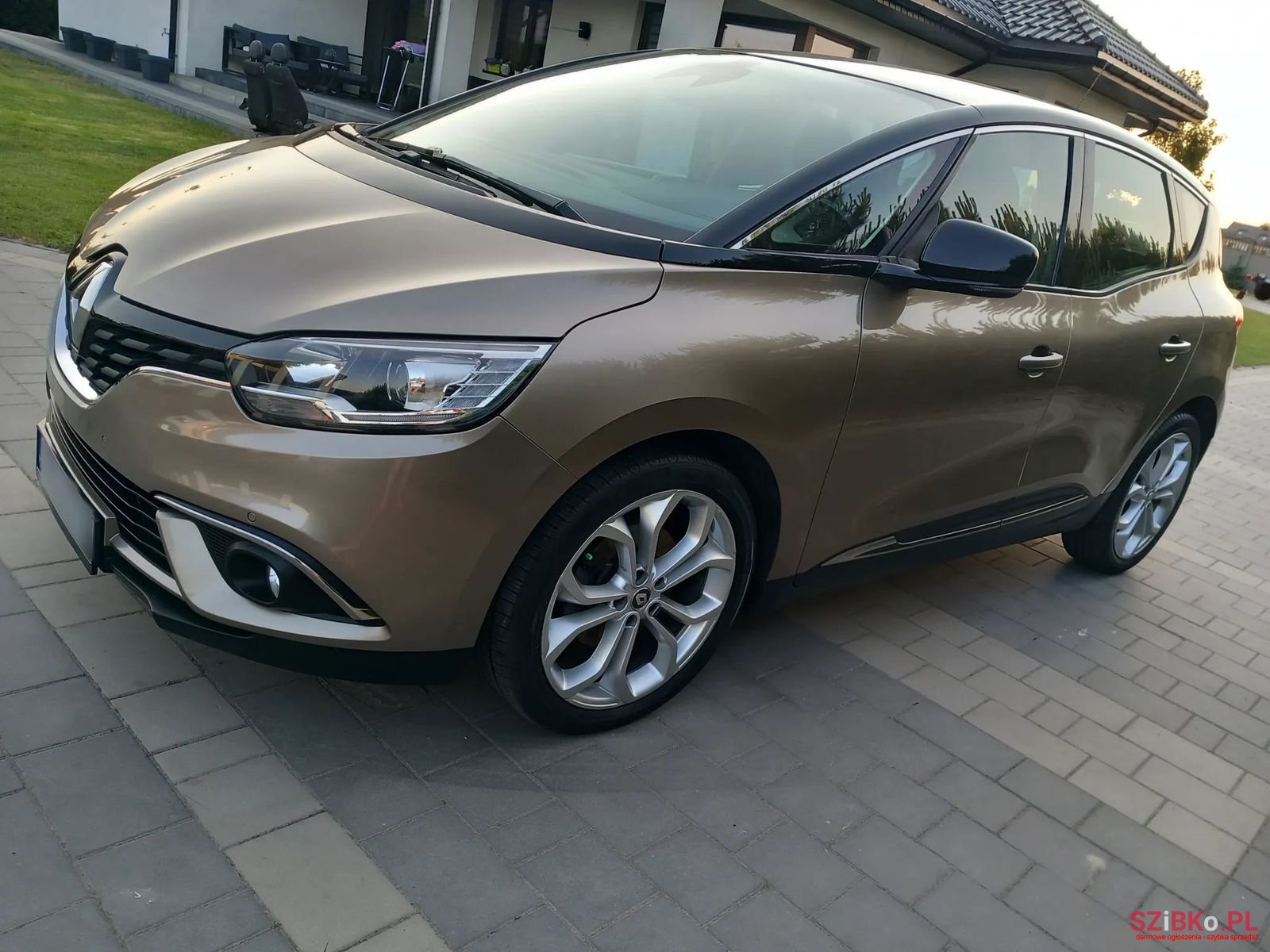 2017' Renault Scenic photo #4