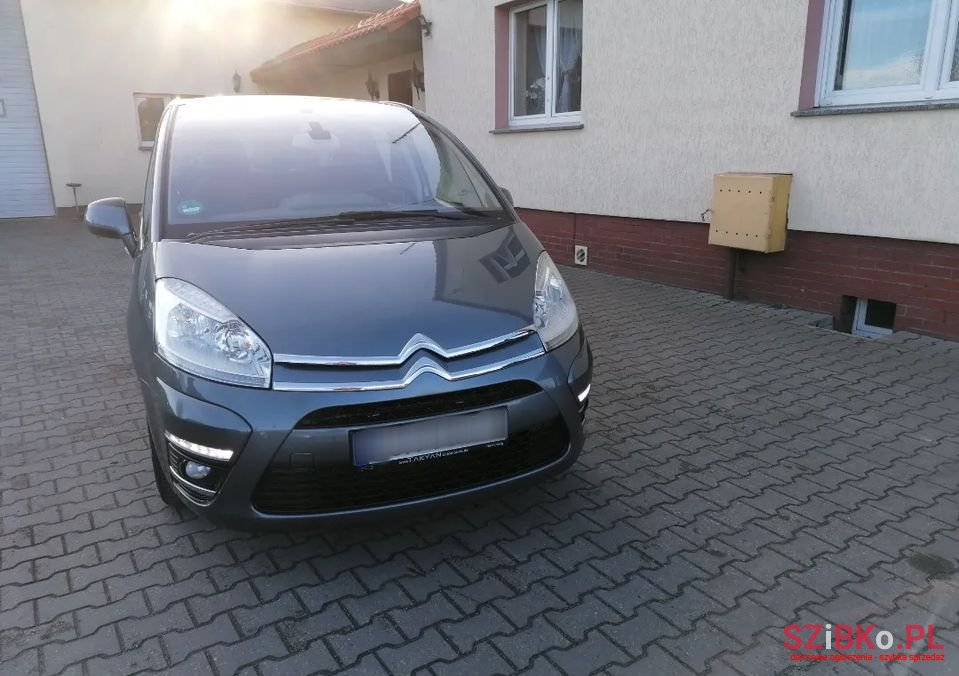 2012' Citroen C4 Picasso photo #3