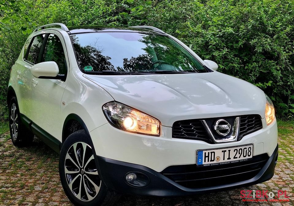 2010' Nissan Qashqai photo #1