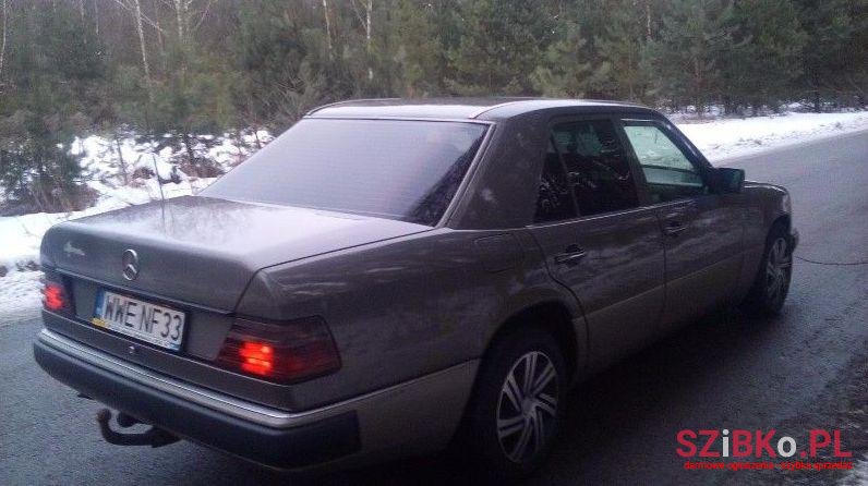 1993' Mercedes-Benz W124 photo #5