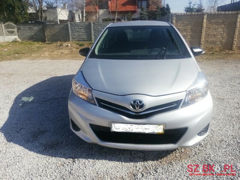 2012' Toyota Yaris photo #2