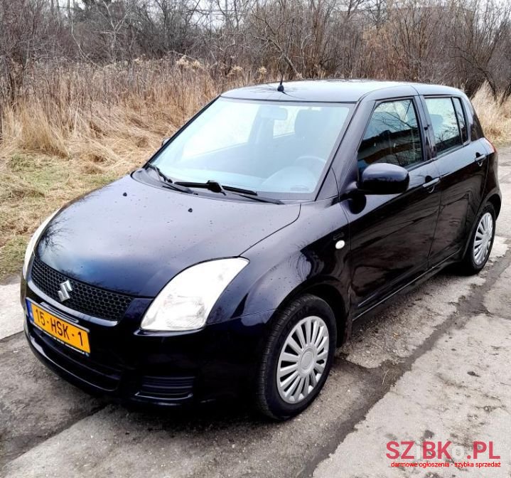 2009' Suzuki Swift photo #4