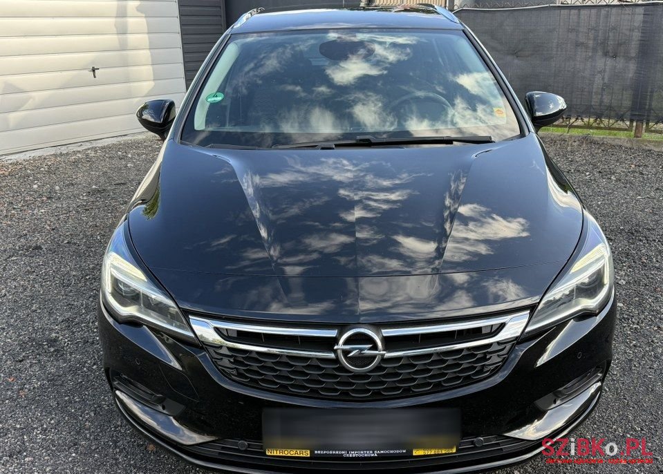 2019' Opel Astra photo #2