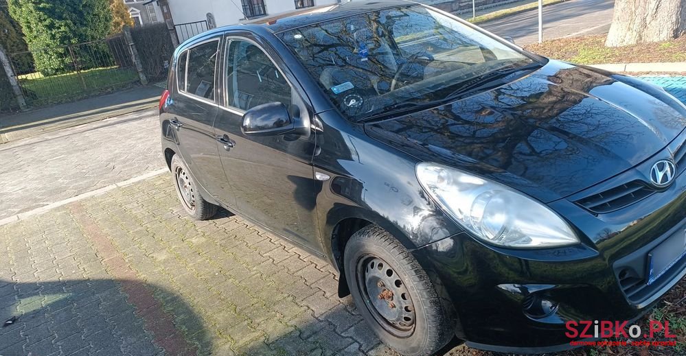 2010' Hyundai i20 1.2 Classic photo #4