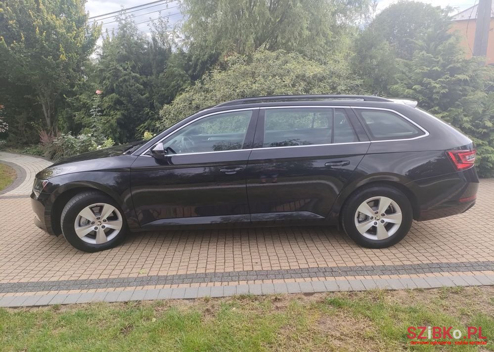 2016' Skoda Superb 2.0 Tdi Ambition photo #2