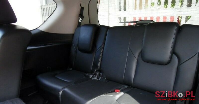 2011' Infiniti QX80 photo #4