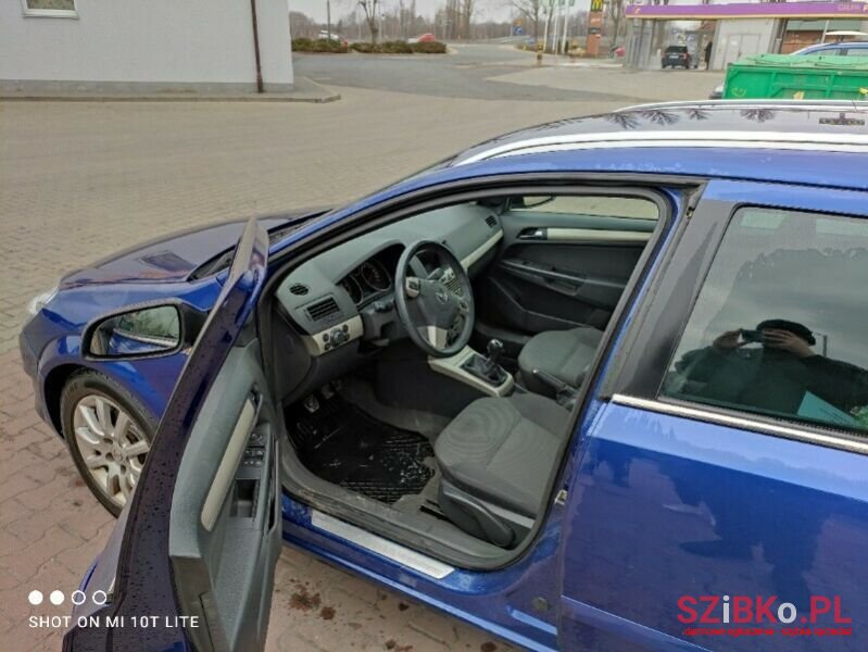 2009' Opel Astra photo #3